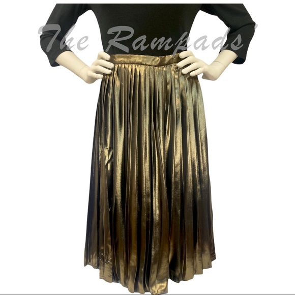 NWT Gold Metallic Ann Taylor Pleated Long Skirt Size 6 - Picture 1 of 9